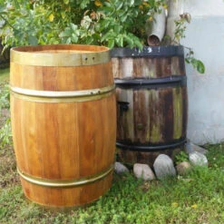 Vattentunna I Trä Med Lock, 115 L -Hot Sale Wexthuset Store gotlandstjarad tunna 8 ar gammal vanligt tjarad